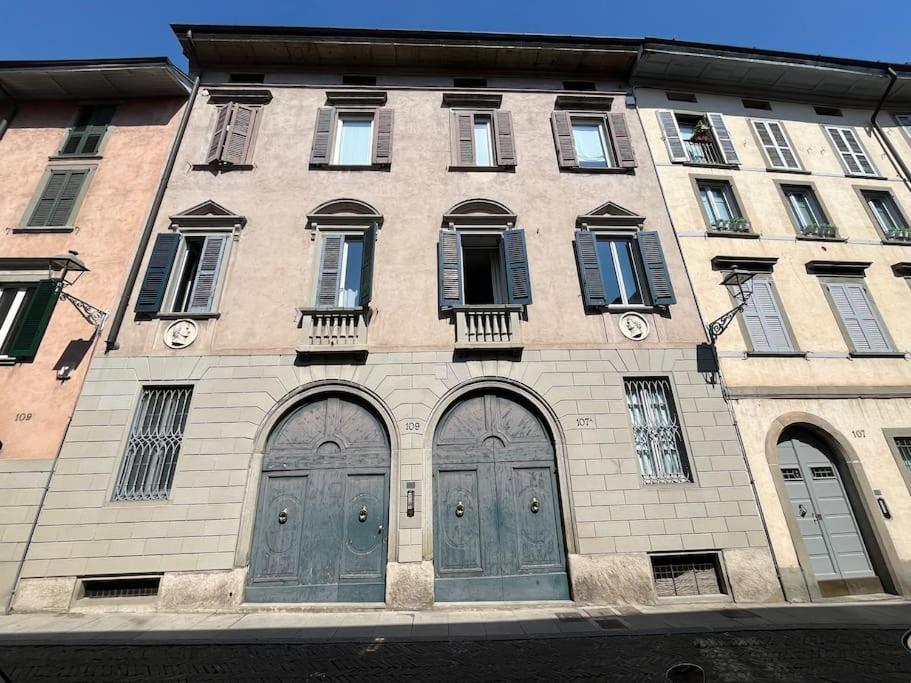 Casa Contessa Nel Cuore Di Un Borgo Antico Бергамо Екстер'єр фото